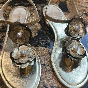 Chanel size 36(6) camellia flower sandals. Small block heel. metallic gold.
